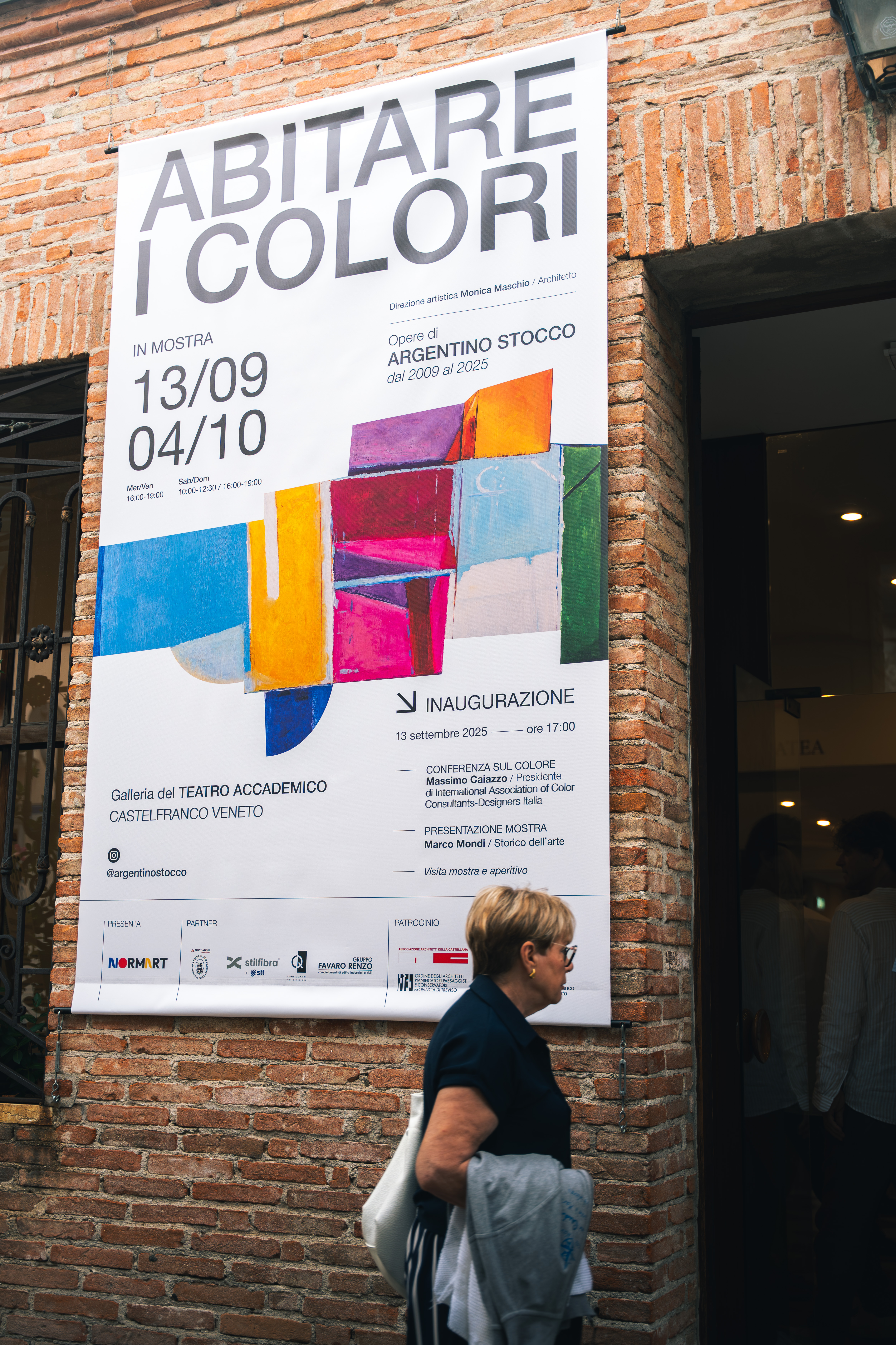 Abitare i colori, la mostra che celebra i colori nell’opera di Argentino Stocco